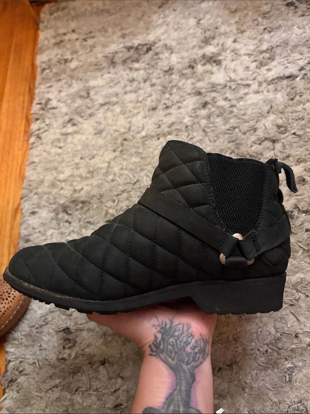 Teva Women’s 7.5 De La Vina Dos waterproof Leather Black Quilted Ankle Shoes